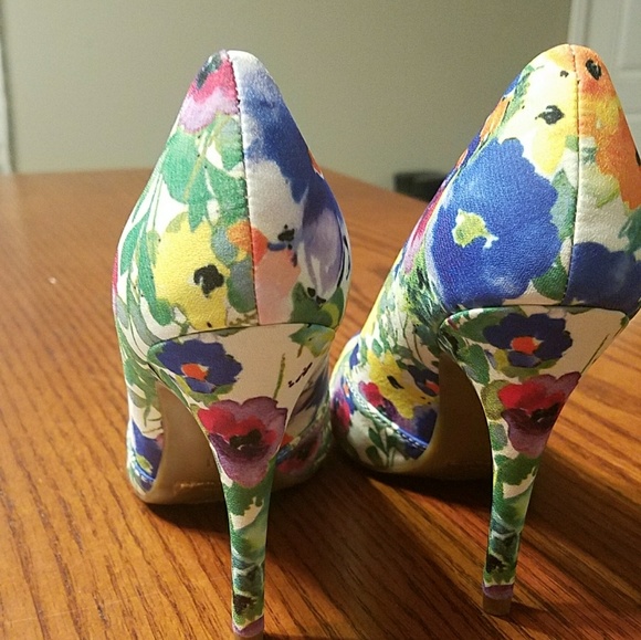 Guess floral heels - Picture 2 of 4